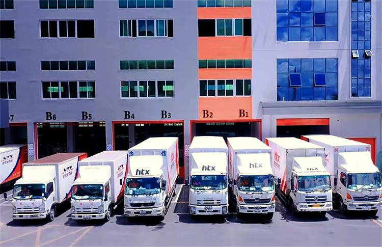 宿豫中港物流专线的主要承运工具——中港吨车、中港拖车